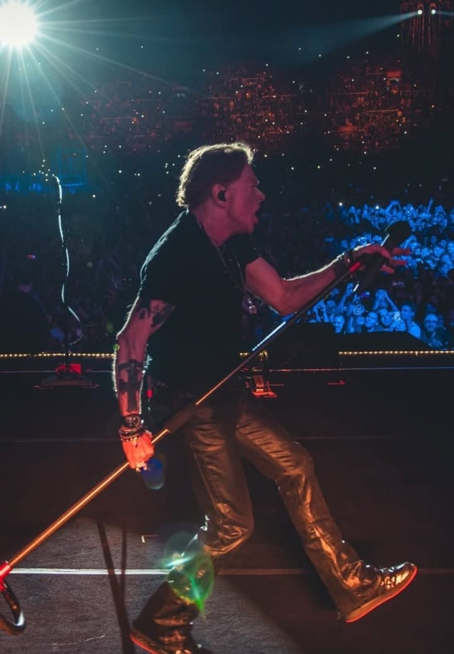 ENLOQUECIO AL PUBLICO. La mítica banda liderada por Axel Rose volvió a la Argentina y enardeció el estadio de Huracán con un show que trasladó a los asistentes a las épocas doradas del rock.