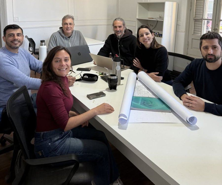 El ex intendente Luis Castellano y el bloque de concejales del PJ quedaron en medio de la polémica en el marco del proceso electoral.