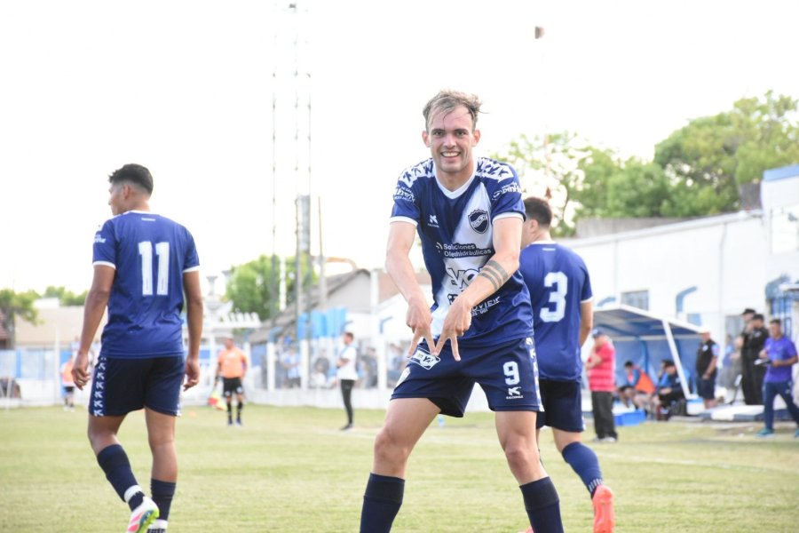 GOLEADOR. Juan Bono anotó un doblete.
