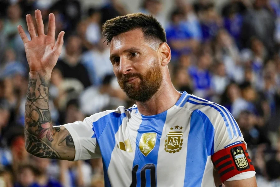 APOYO. Messi destacó el torneo de los chicos.