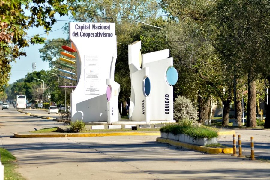 Monumento al cooperativismo emblema de la realidd sunchalense.
