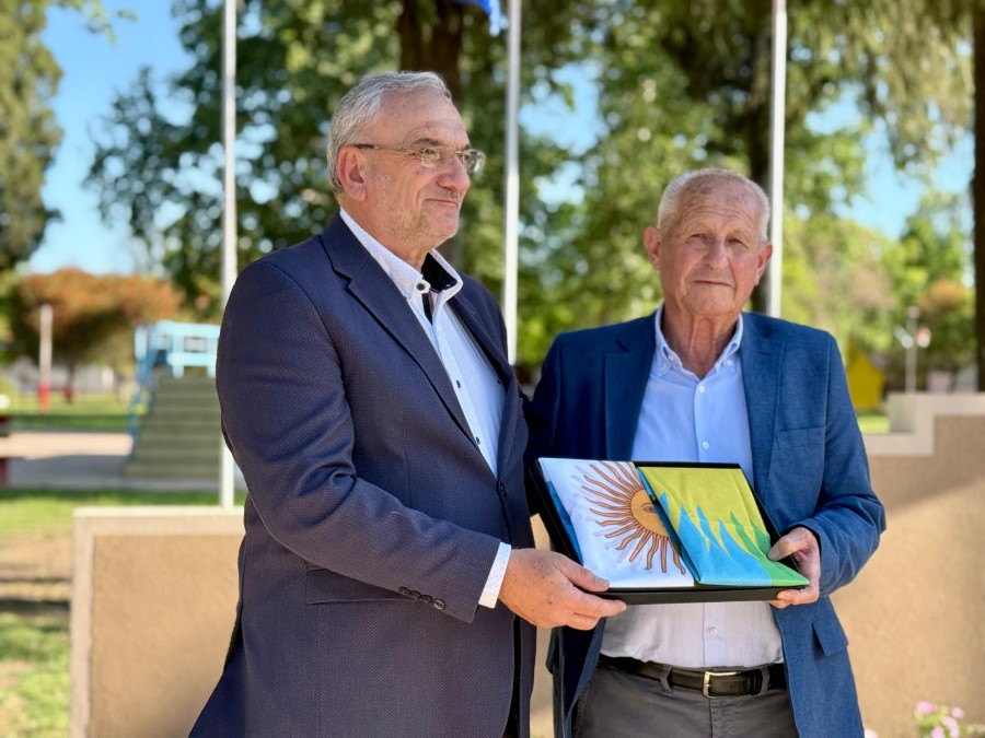El segmento protocolar protagonizado por Alcides Calvo y Raúl Cuggino.