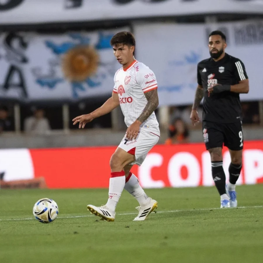 NO AFLOJA. De local, Riestra es inexpugnable.