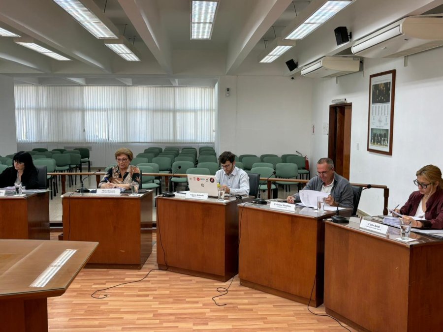 Los concejales oficialistas nuevamente protagonizaron duros cruces con sus pares de la oposici&oacute;n. (PRENSA CONCEJO)