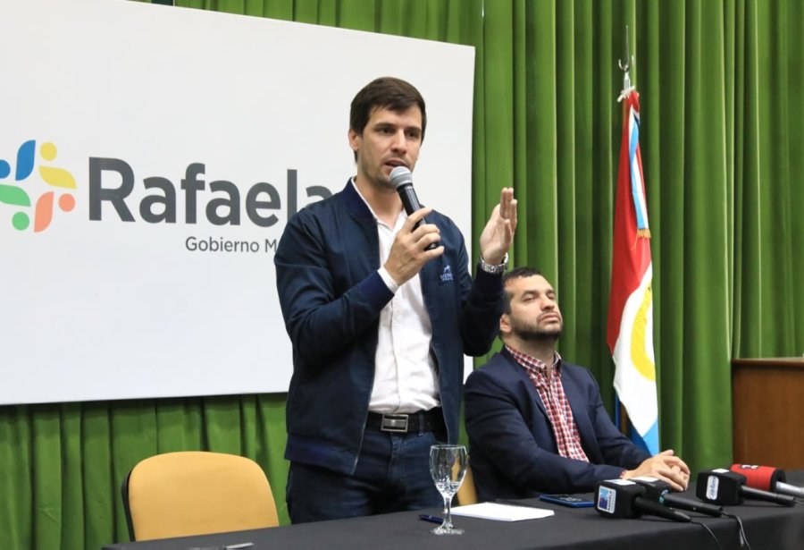 El intendente abrió los sobres de una licitación pública para la compra de nuevos equipos.