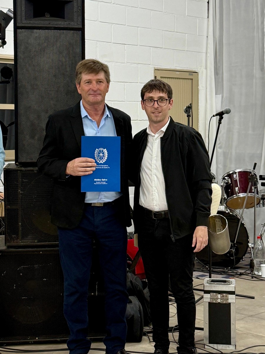 Ricardo Garbagnoli y Lucas Fresneda durante el segmento protocolar de la celebración.