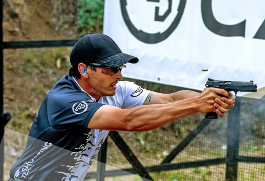 REFERENTE MUNDIAL. Sus logros y las características de su deporte le permiten capacitar a fuerzas especiales en muchos países.