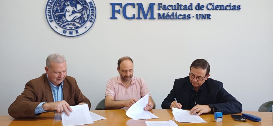 ACUERDO. Firmaron el convenio Dr. Paul Schvarzstein, Dr. Jorge Molinas y Daniel Marfortt.