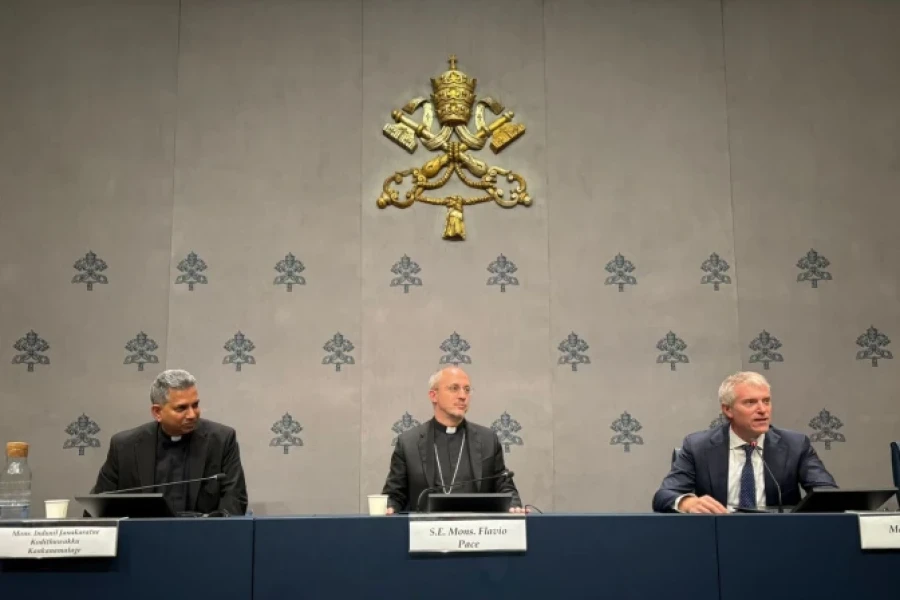 Presentación en el Vaticano del encuentro interreligioso relativo la conmemoración de 6 décadas de diálogo