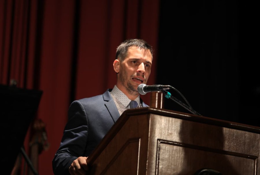 El intendente Leonardo Viotti presidi&oacute; el acto oficial por el 144&deg; aniversario de la ciudad de Rafaela. (FOTO PRENSA MUNICIPAL)