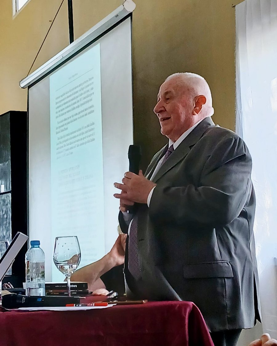 Néstor Massa presentó a sus coterráneos su u´ltima creación.