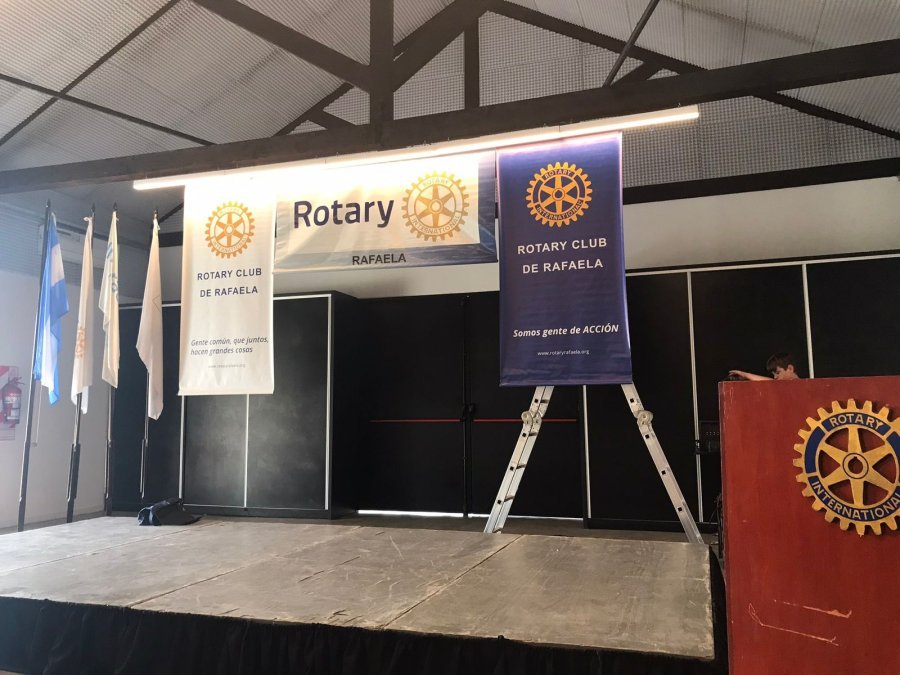 Presentación del escenario en una de las realizaciones.