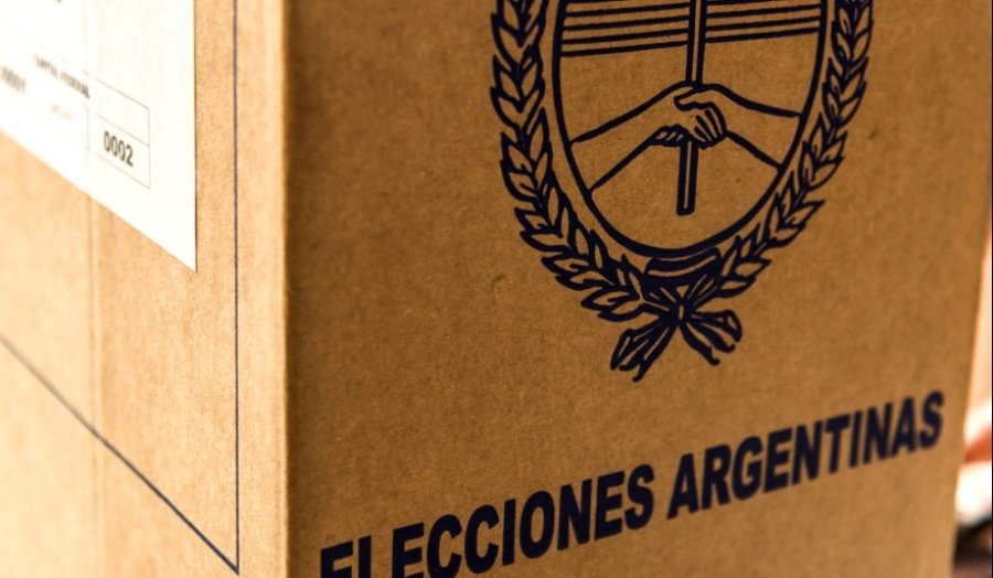 ELECCIONES LEGISLATIVAS. Tanto Fuerza Patria como LLA se repartían la mayoría de los distritos en el conteo preliminar de votos.