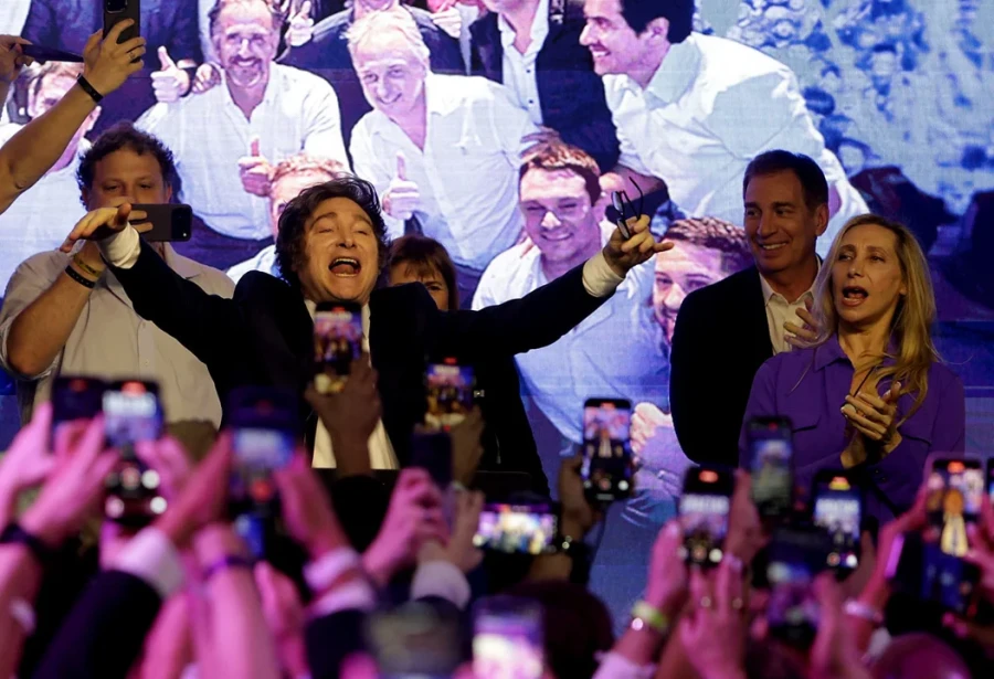 Milei, exultante, anoche en el Hotel Libertador de la Ciudad de Buenos Aires.