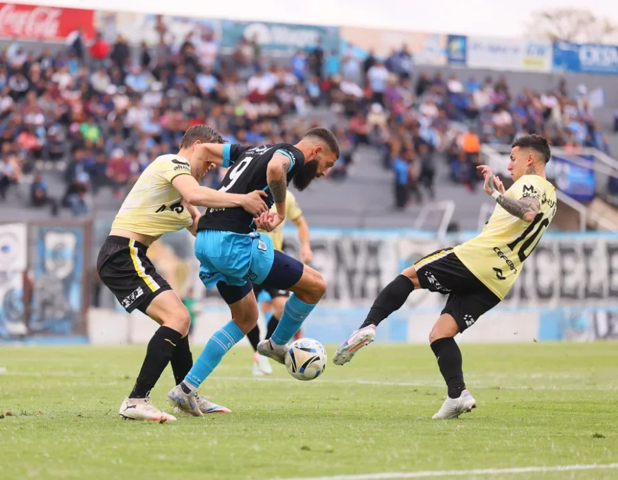 Gimnasia de Jujuy perdió el partido ante Deportivo Madryn por las amenazas al árbitro.