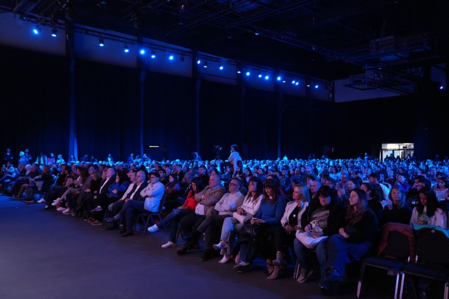 Más de 2 mil personas participan en Rosario del Segundo Congreso de Santa Fe en Movimiento.