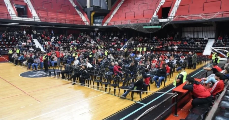 Newell’s suspendió la Asamblea Ordinaria y crece la tensión política por el balance.
