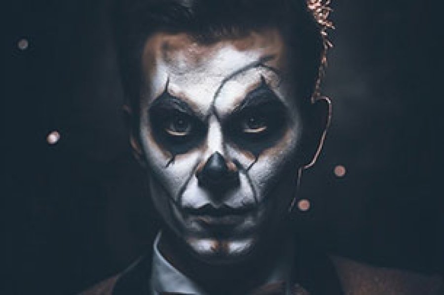 La tradición de realizar bromas en vísperas de Halloween tiene raíces que se remontan al siglo XIX en Europa.