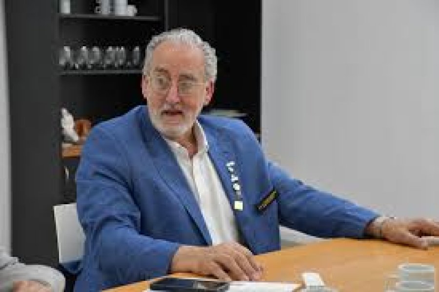 Leonel Delgado Rossi, el gobernador rotario.