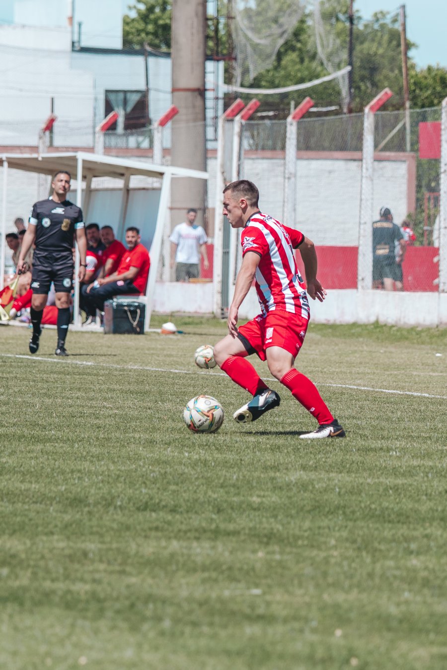 DEL OTRO LADO. Sebastián Acuña cambiaría al lateral derecho.