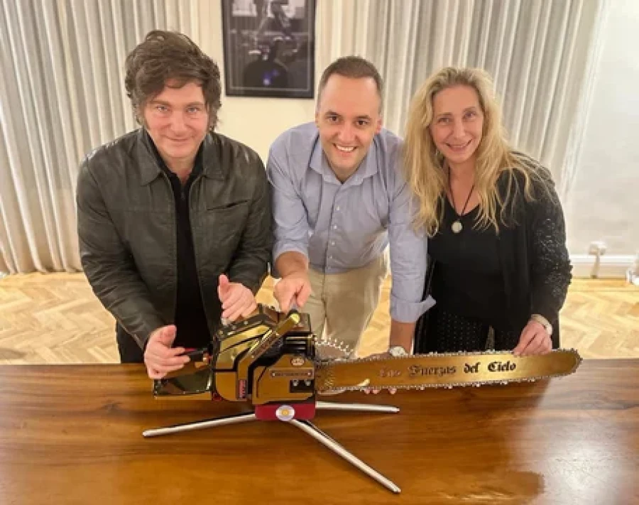 Javier Milei, Manuel Adorni y Karina Milei. (NA)