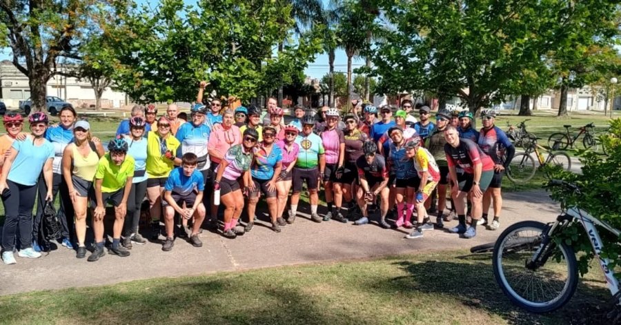 Los pedalistas que participaron de la realización.