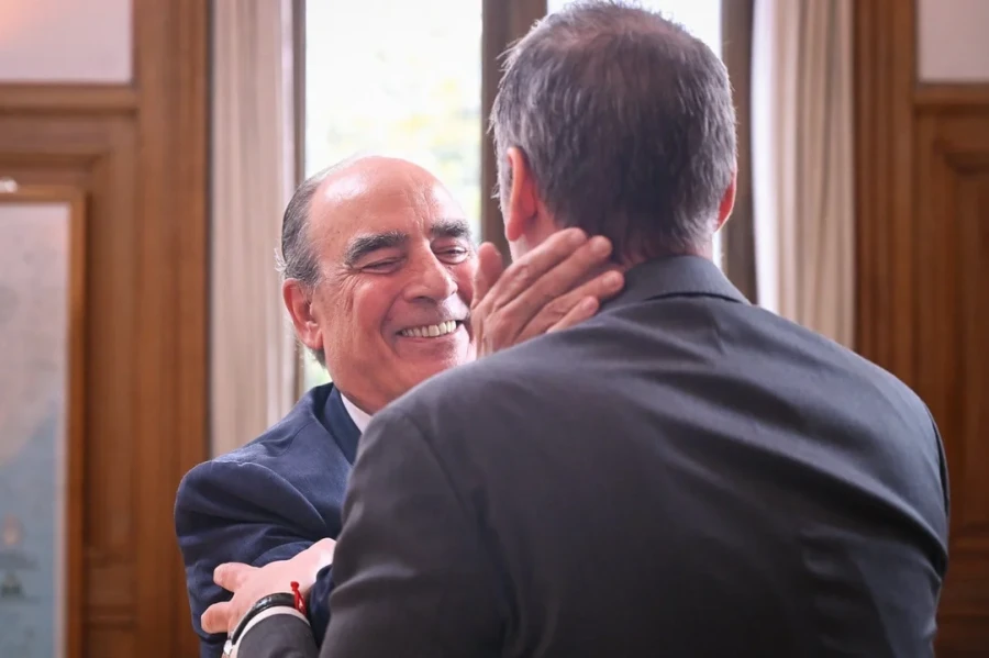 Manuel Adorni recibió a Guillermo Francos.