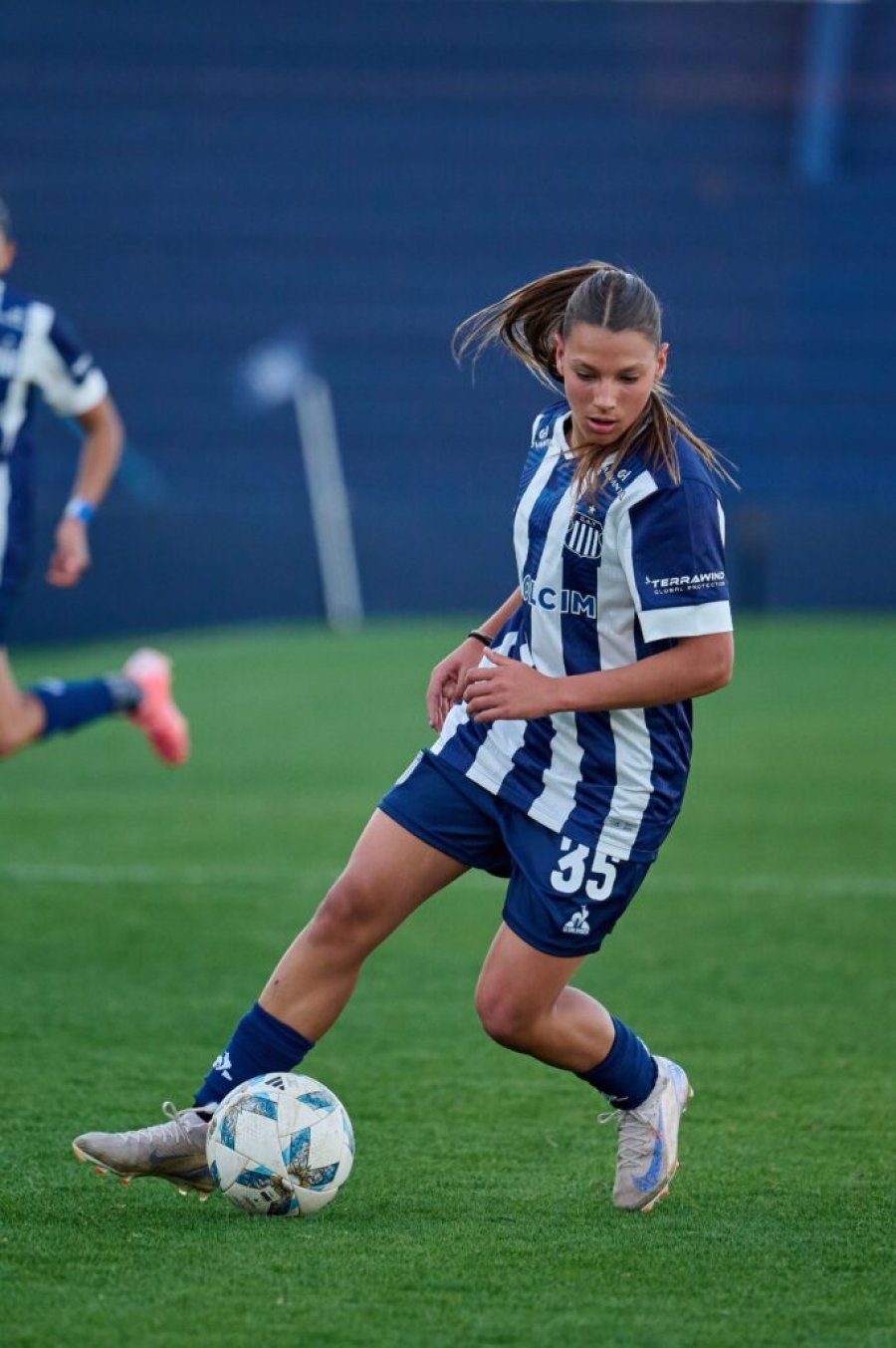 DE SELECCION. Guadalupe Fenoglio debutó este 2025 en la primera de Talleres con 15 años.