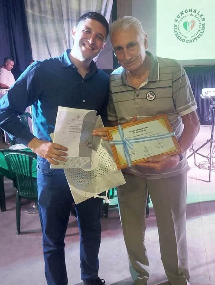 juan Ignacio Astor y Luis Miguel Fissore durante la entrega.