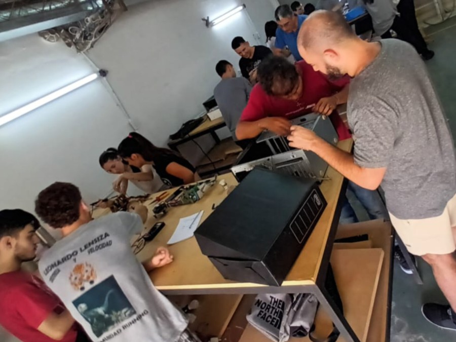 Con una duración de 8 encuentros consecutivos, que se dictarán los martes y jueves de 14:00 a 15:30 horas.