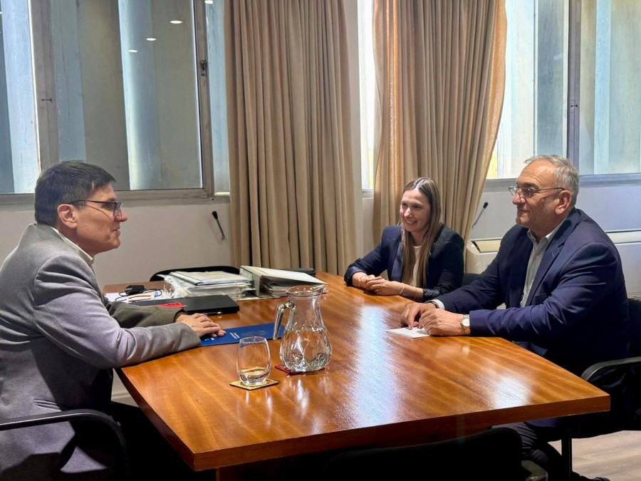 José Goity, Bárbara Chivallero y Alcides Calvo durante el encuentro.