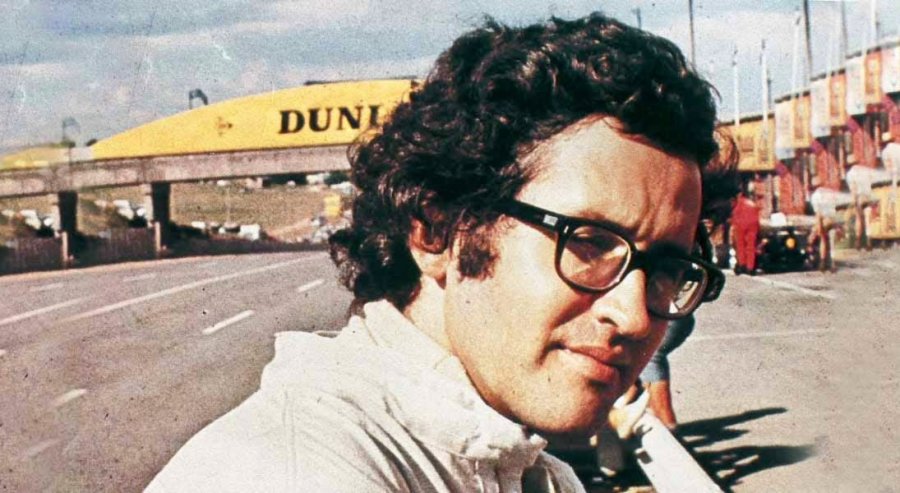 Andrea De Adamich luciendo sus icónicas gafas en la Fórmula 1.