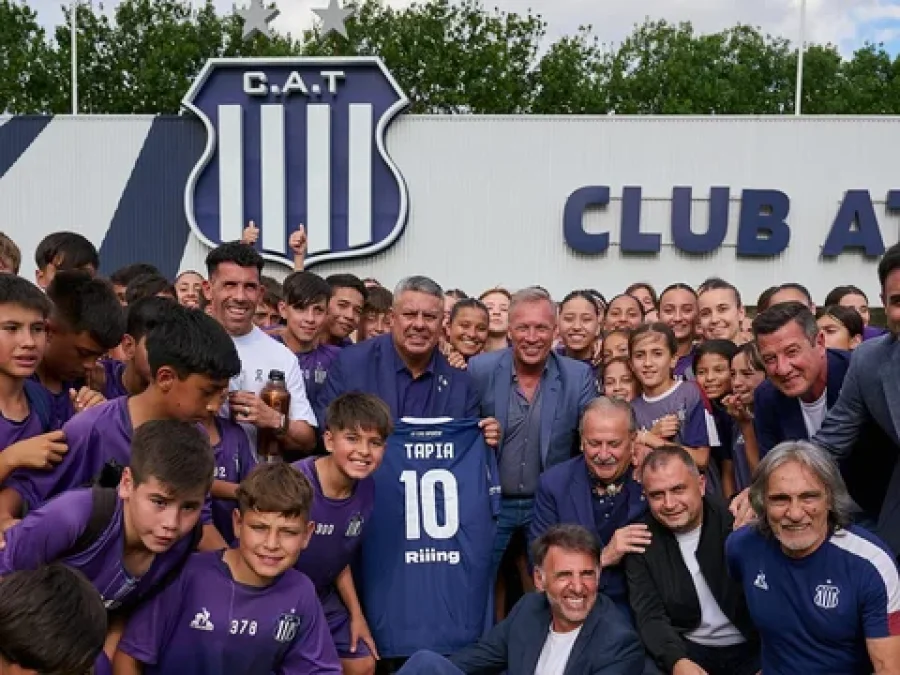 Tapia visitó las instalaciones de Talleres de Córdoba.