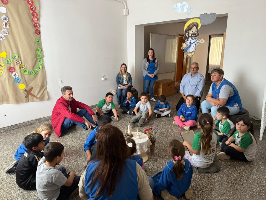 VISITA. Un momento en el Jardín de Infantes.