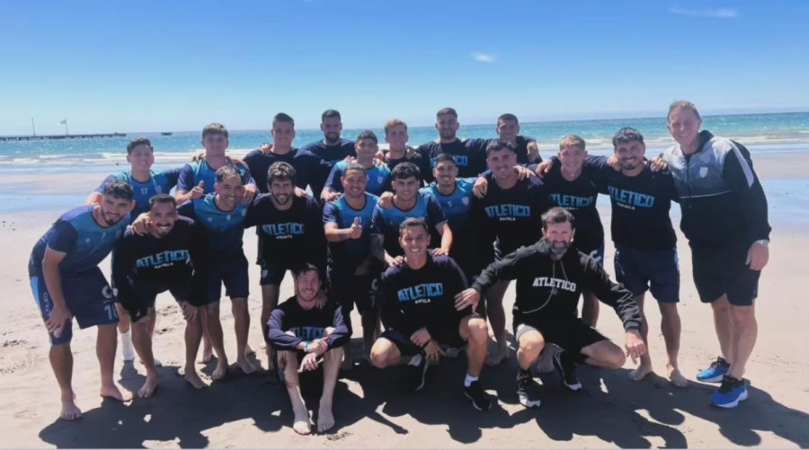 EN PUERTO MADRYN. La Crema inicia una nueva ilusión en busca del ascenso a la Primera Nacional.