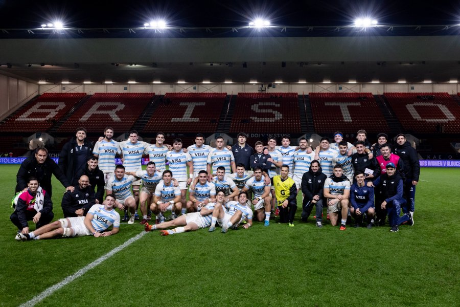 BUEN CIERRE. El plantel argentino tras superar a Bristol Bears.