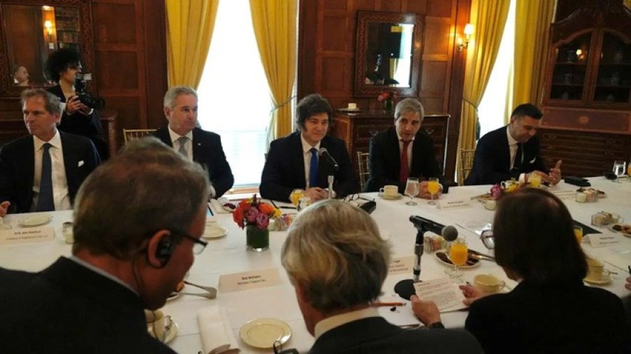 GIRA POR ESTADOS UNIDOS. Milei se reunió en Nueva York con grandes empresarios y los alentó a invertir en Argentina.