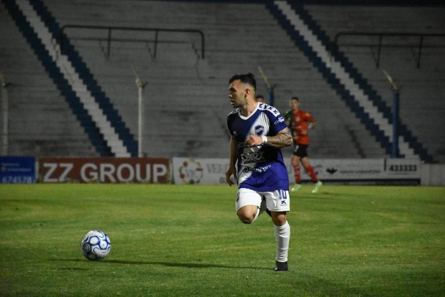 CHEMA JIMENEZ. La cuota de fútbol en el equipo benhurense.