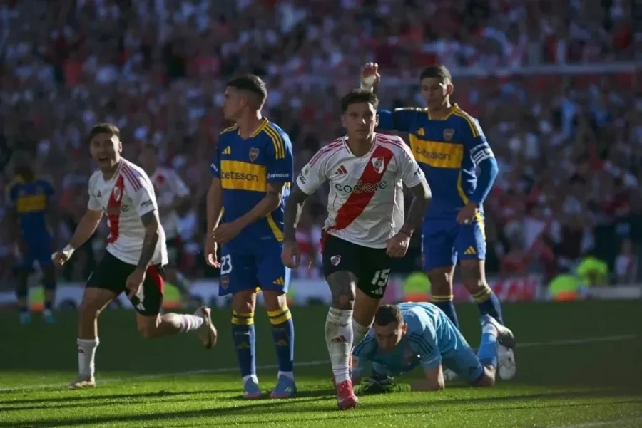 BOCA Y RIVER JUEGAN ESTE DOMINGO EN LA BOMBONERA