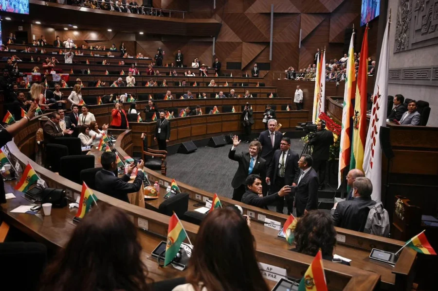 Javier Milei en el parlamento boliviano.