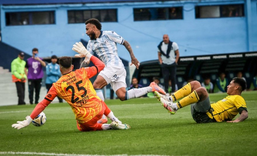 RACING LE GANÓ A DEFENSA Y JUSTICIA