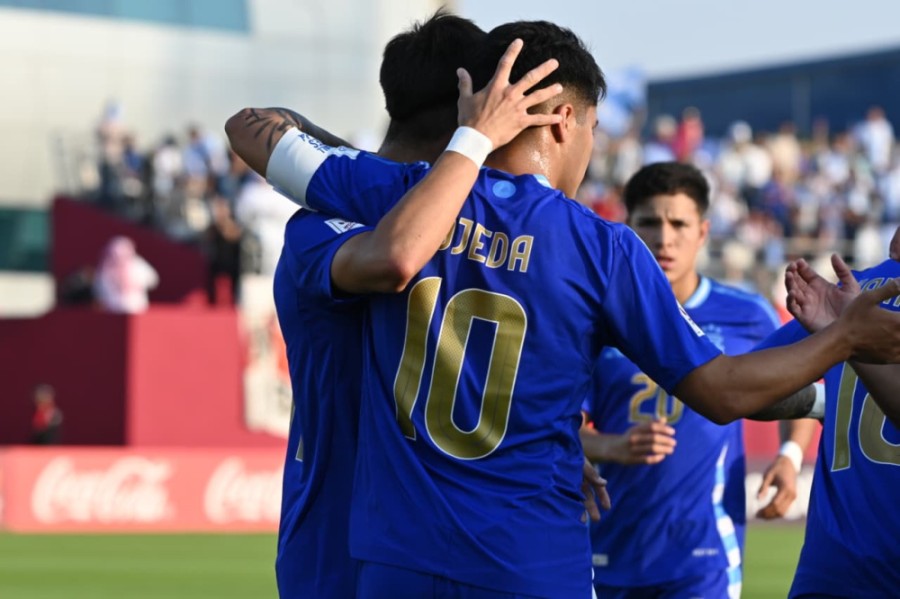 CLARAS DIFERENCIAS. Los chicos argentinos golearon a Fiyi.