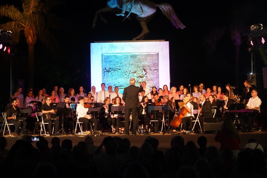 El Anfiteatro Alfredo Williner será escenario del concierto de cierre del ciclo “De barrio en barrio”.