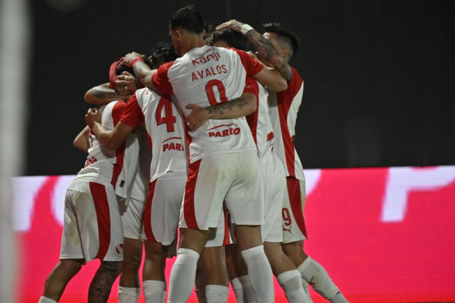 EL ROJO LE GANÓ A RIESTRA Y SE ILUSIONA CON LA SUDAMERICANA