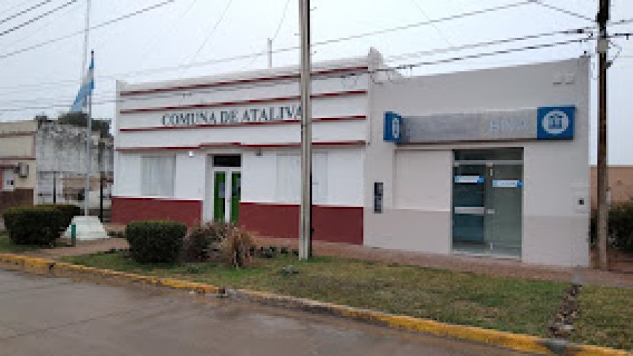 El encuentro se desarroll&oacute; en el edificio comunal.