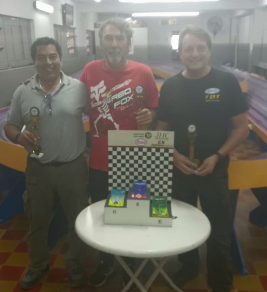 PODIO. Ricardo Giménez (2º), José Foti (1º) y Gustavo Scanarotti (3º).
