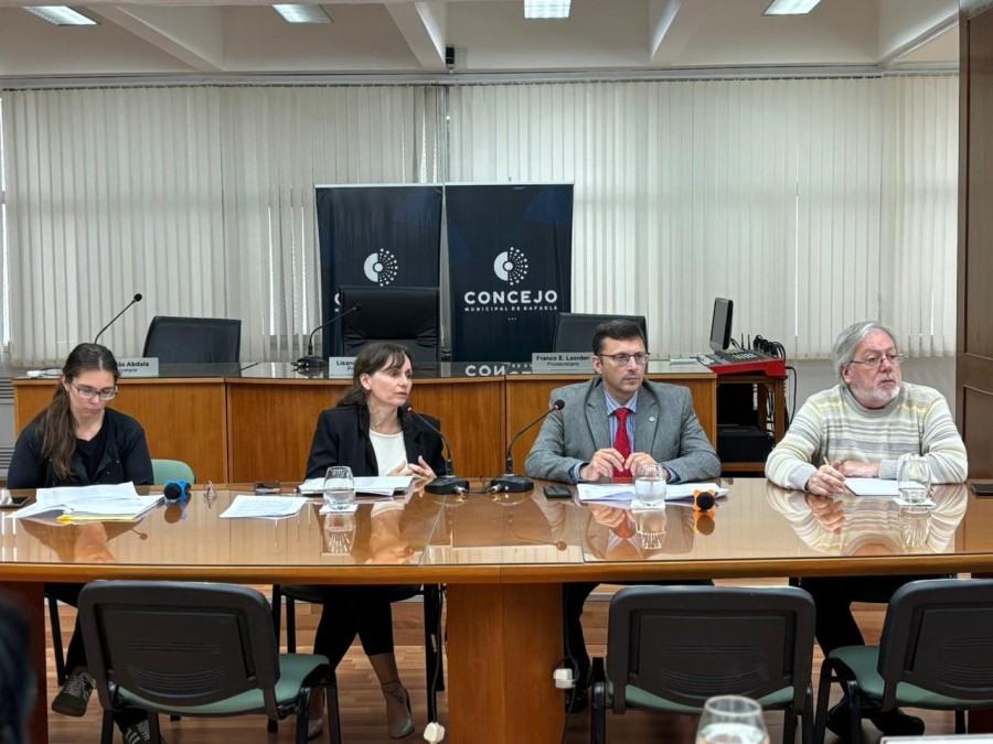 Los concejales realizaron consultas y solicitaron precisiones vinculadas al contenido del proyecto.