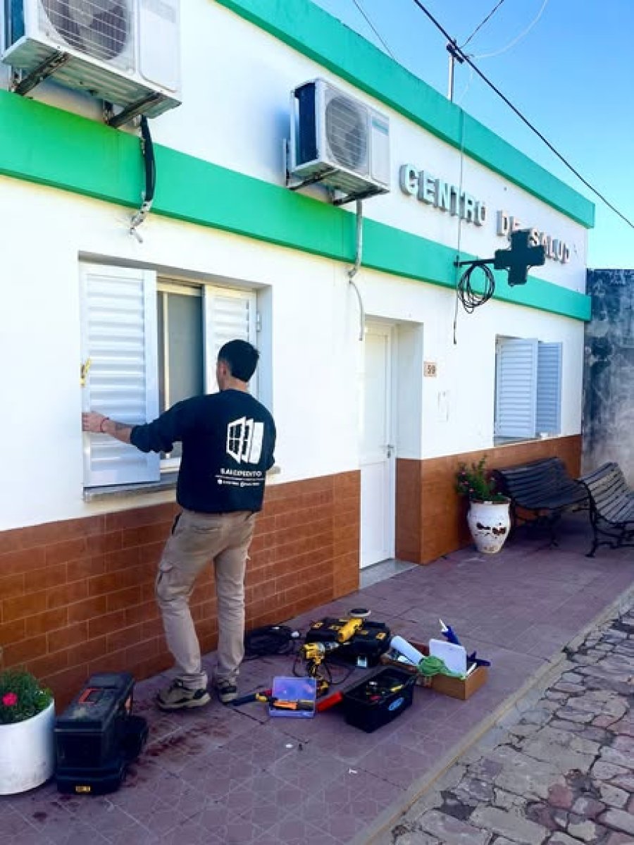 Reemplazo de una de las ventanas.