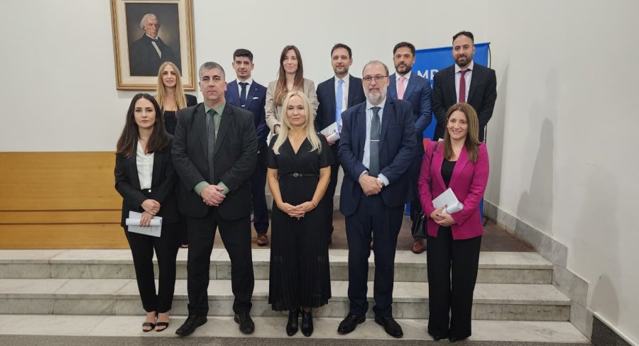 La fiscal General del MPA, María Cecilia Vranicich junto a los flamantes fiscales subrogantes y fiscales regionales, entre ellos Carlos Vottero, de Rafaela.