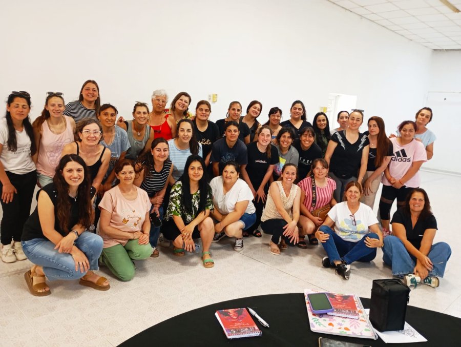 El grupo que partiipa de la capacitación.